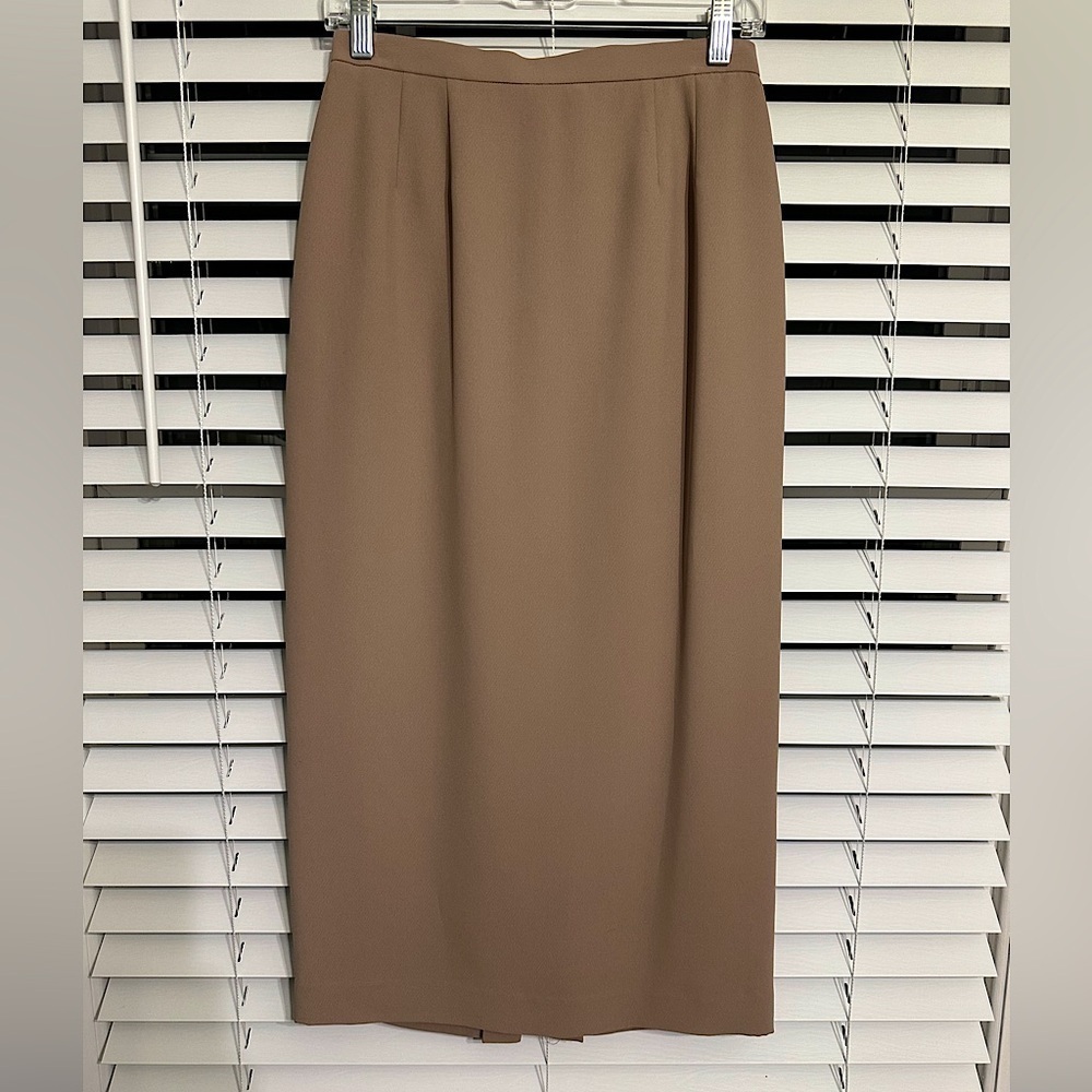 🛍️Papell petite polyester Skirt with lining Size 8 P